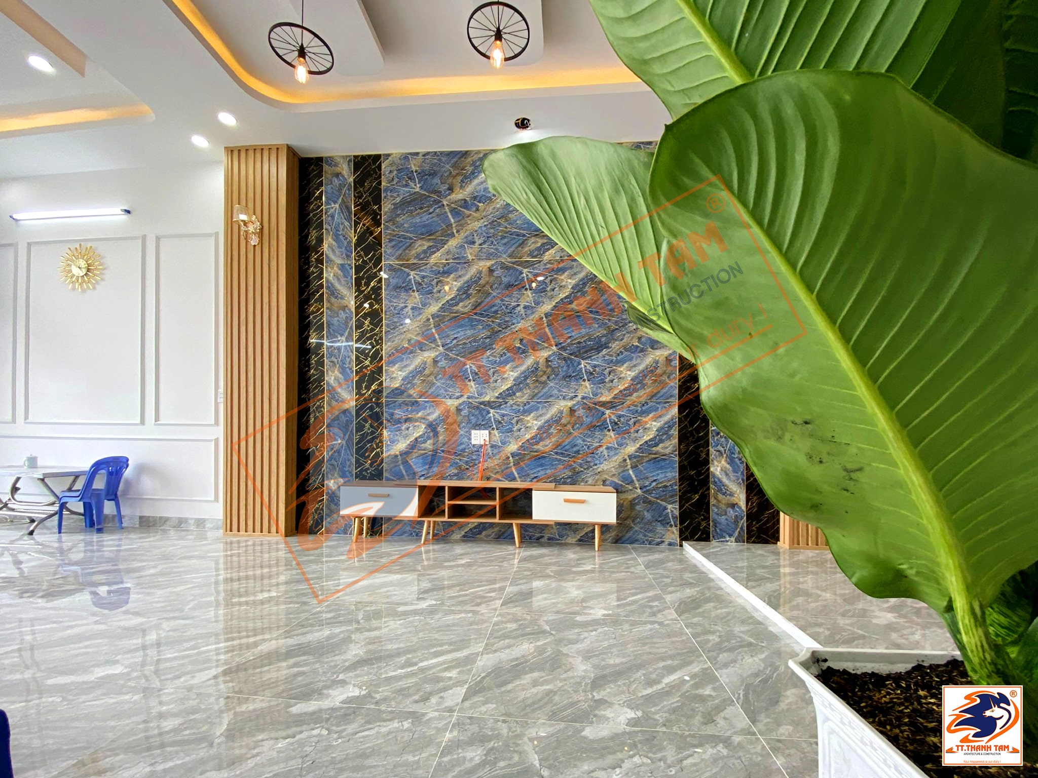 nhà phố 3 tầng hiện đại - vách đá tivi