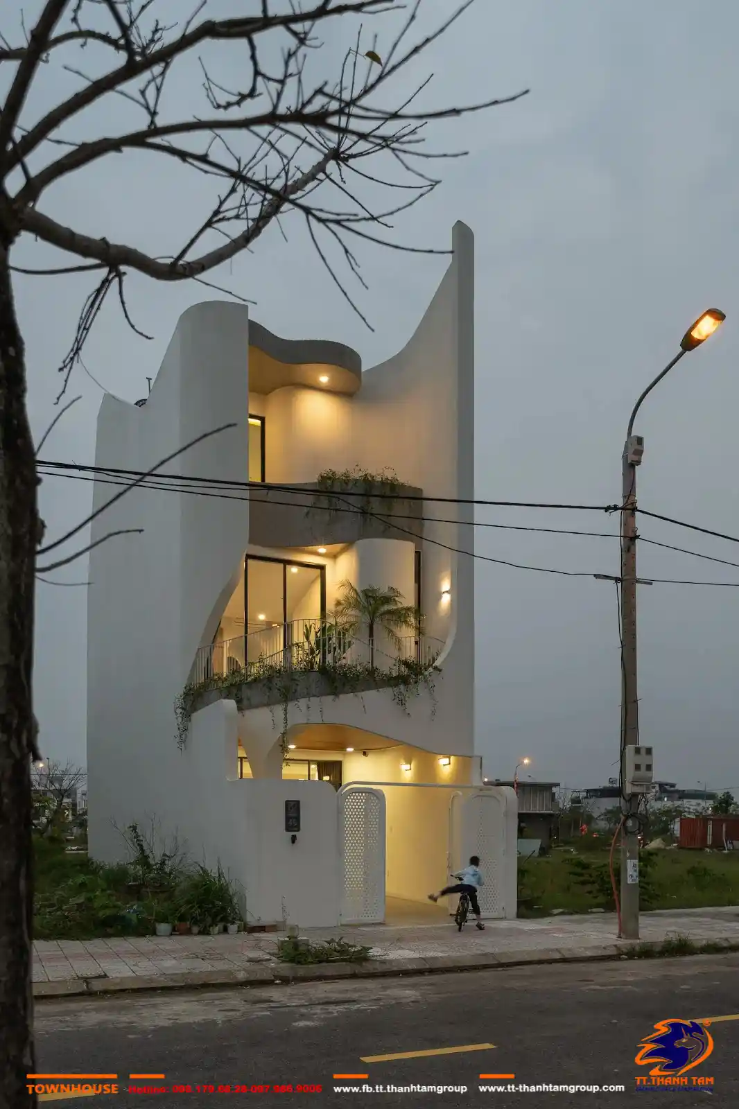 Nhà phố 5x20 mặt hông đêm