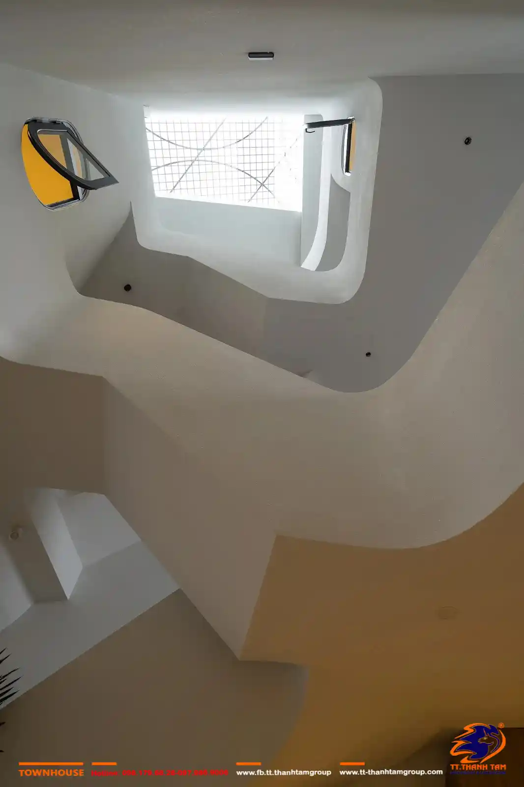 Nhà phố 5x20 giếng trời 