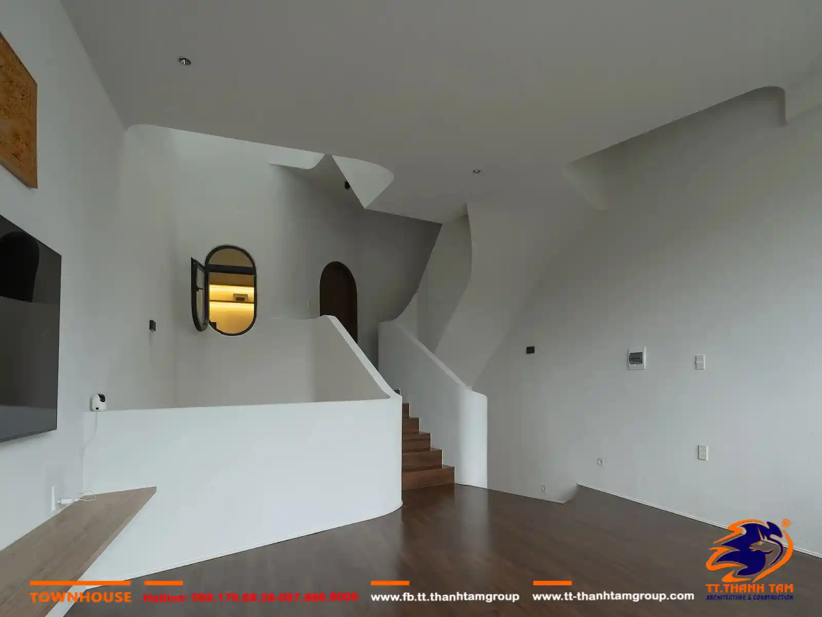 Nhà phố 5x20 sảnh thang và sinh hoạt chung